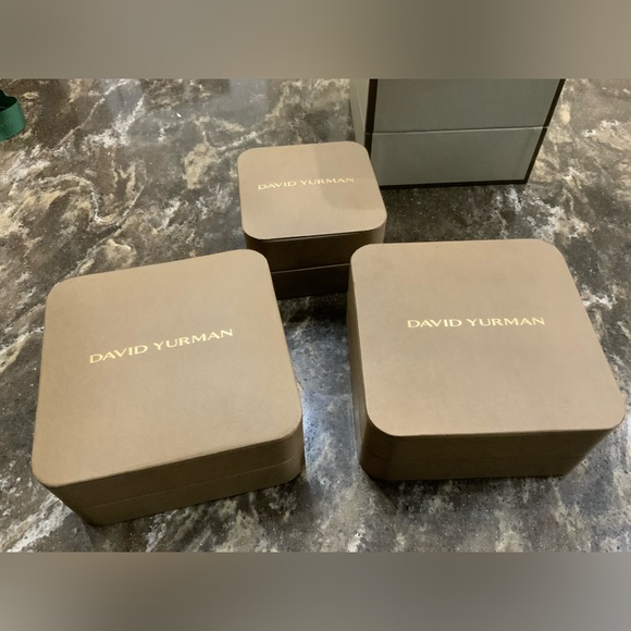 Set of David Yurman gift boxes and ribbons, new, never used. - Picture 4 of 4